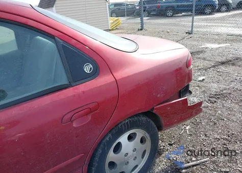 1998 Mercury Mystique z USA, uszkodzony, nr VIN 1MEFM6532WK637679